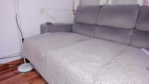 Javier  online show from February 6, 2026, 4:32 pm