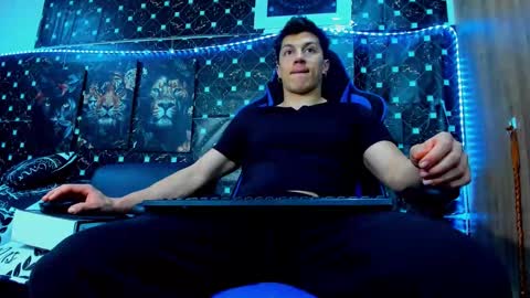 Javier online show from October 13, 2025, 10:54 pm