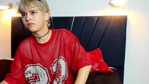 Snapshot of jaxson_cum chatting on November 12, 2025, 2:06 pm jaxson_cum online show from November 12, 2025, 2:06 pm