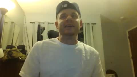 Snapshot of jaybrik92 chatting on December 17, 2025, 12:49 am Jlio Delgauto online show from December 17, 2025, 12:49 am