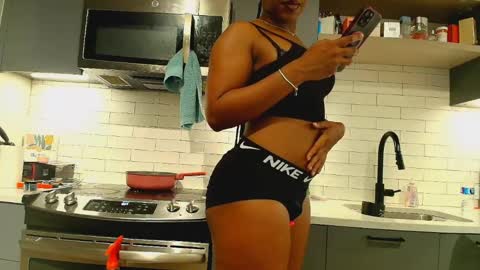 Naomiruty online show from June 1, 2026, 1:07 am