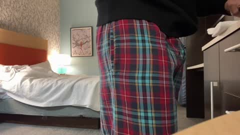 J online show from April 9, 2026, 11:15 am