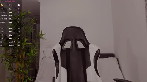 Snapshot of jaylee_kryss chatting on December 2, 2025, 6:03 pm Jay online show from December 2, 2025, 6:03 pm