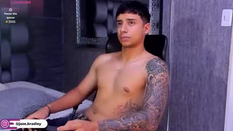 jaze_bradley online show from September 25, 2025, 11:25 am