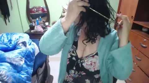 Snapshot of jazmin_rios chatting on January 29, 2025, 10:27 am jazmim online show from January 29, 2025, 10:27 am