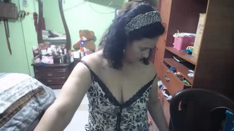 Snapshot of jazmin_rios chatting on September 28, 2025, 12:32 pm jazmim online show from September 28, 2025, 12:32 pm