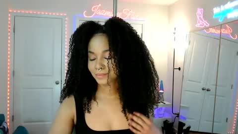 Snapshot of jazminefox chatting on June 3, 2026, 6:02 pm Jazmine Fox online show from June 3, 2026, 6:02 pm