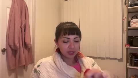 jazzy_lux online show from May 19, 2026, 5:25 am