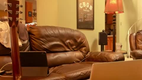 Snapshot of jdineuless chatting on October 24, 2025, 6:26 pm JDinEuless online show from October 24, 2025, 6:26 pm