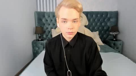 Snapshot of je_salvatore chatting on February 4, 2026, 7:36 am je_salvatore online show from February 4, 2026, 7:36 am