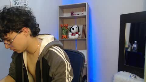Snapshot of jeam_hot chatting on January 25, 2025, 9:14 pm jeam_hot online show from January 25, 2025, 9:14 pm