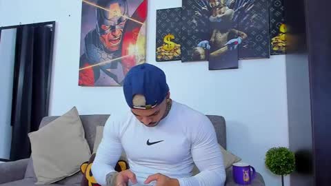 Snapshot of jean_lopez chatting on January 27, 2025, 4:41 am Jean axelcrow Modelo Independiente online show from January 27, 2025, 4:41 am