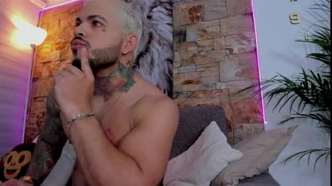 Jean  axelcrow       Modelo Independiente online show from April 15, 2026, 5:47 am