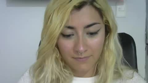 Jean online show from September 18, 2025, 10:45 pm