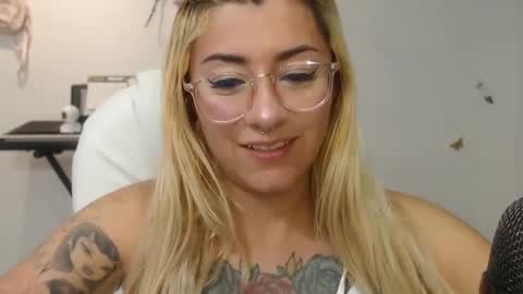 Jean online show from October 2, 2025, 10:39 pm