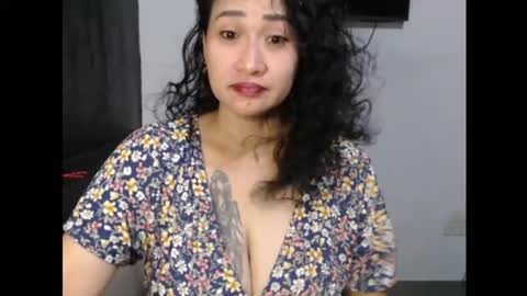 Jean online show from June 25, 2026, 1:38 am