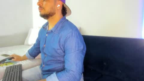 Snapshot of jeann_alex chatting on July 26, 2026, 12:19 am Jean alex online show from July 26, 2026, 12:19 am