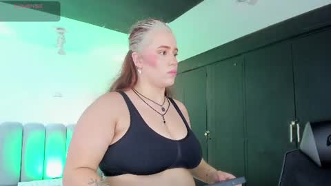 Snapshot of jeannewilliams_ chatting on July 6, 2026, 12:57 pm Jeanne Williams online show from July 6, 2026, 12:57 pm