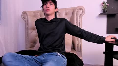 Snapshot of jeanram018 chatting on March 5, 2025, 11:38 am jeanram018 online show from March 5, 2025, 11:38 am