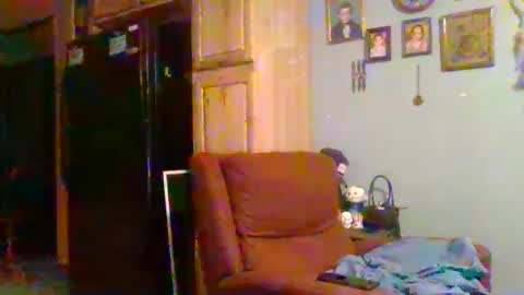 jearnold44 online show from March 3, 2025, 4:14 am