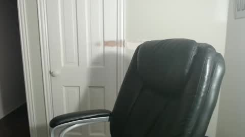 JE online show from April 21, 2026, 5:14 am