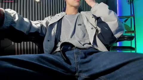 Snapshot of jefer_rick chatting on December 19, 2025, 12:01 pm Jeff online show from December 19, 2025, 12:01 pm