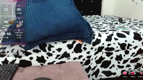 Snapshot of jeff_and_jade chatting on December 4, 2024, 2:59 pm jeff and jade online show from December 4, 2024, 2:59 pm