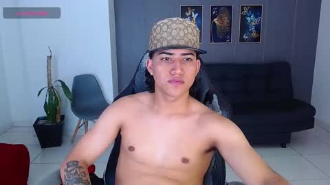 jeipyhot21_ online show from November 11, 2025, 11:27 pm