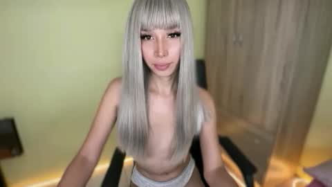 Snapshot of jejebels chatting on February 5, 2026, 10:58 pm JEM3 online show from February 5, 2026, 10:58 pm