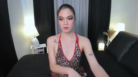 jelaimendoza13 online show from October 31, 2025, 12:00 am