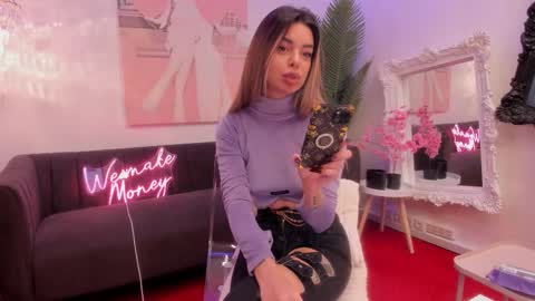 jelly__beanss online show from October 14, 2025, 7:25 pm