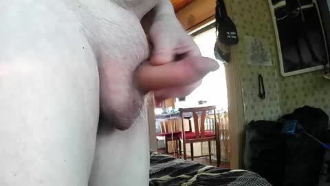 jellykulli online show from April 15, 2026, 8:54 am