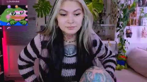 Snapshot of jelyaa chatting on October 22, 2025, 1:11 pm Jelya online show from October 22, 2025, 1:11 pm