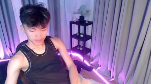 jemart_urnaughtboy online show from May 28, 2026, 8:33 am