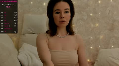 EvaSileZ online show from April 14, 2026, 1:55 am