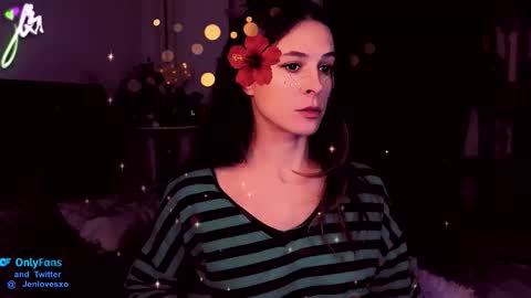 jeniferlovex online show from October 3, 2025, 2:52 am