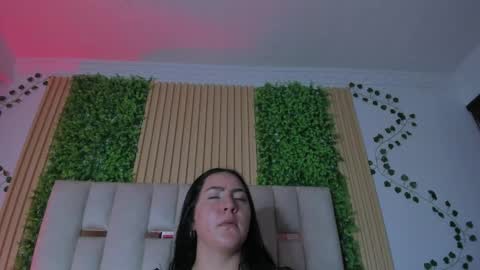 jeniferpowell_nm online show from April 15, 2026, 7:58 pm