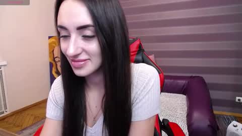 Kira online show from November 21, 2025, 7:51 am