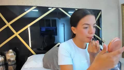 Snapshot of jenifferlopez_ chatting on October 24, 2025, 5:09 pm Samanta online show from October 24, 2025, 5:09 pm