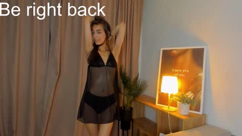 Elli online show from October 8, 2025, 9:23 pm