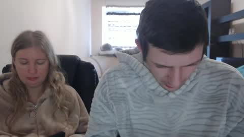 JenisAndPeter online show from February 26, 2025, 7:09 am