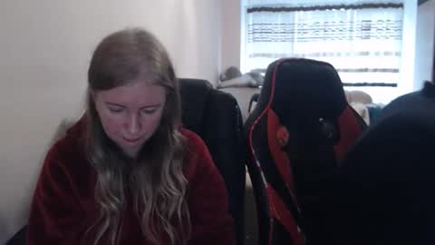 JenisAndPeter online show from November 16, 2025, 8:09 am