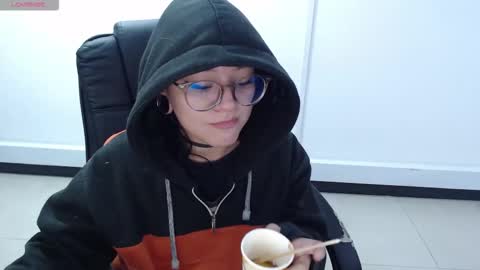 Snapshot of jenn_cg chatting on October 14, 2025, 8:53 pm jenn online show from October 14, 2025, 8:53 pm