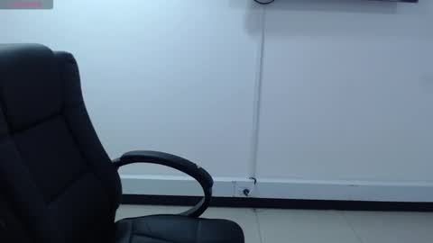 Snapshot of jenn_cg chatting on October 20, 2025, 6:08 pm jenn online show from October 20, 2025, 6:08 pm