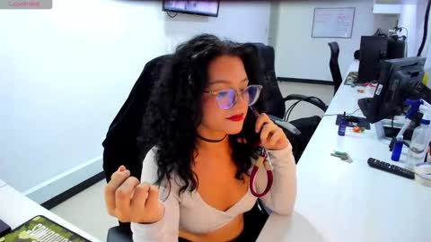 jenn online show from November 22, 2025, 10:31 pm