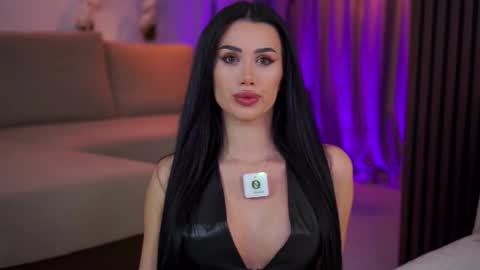 jenna_day online show from December 5, 2025, 8:05 pm