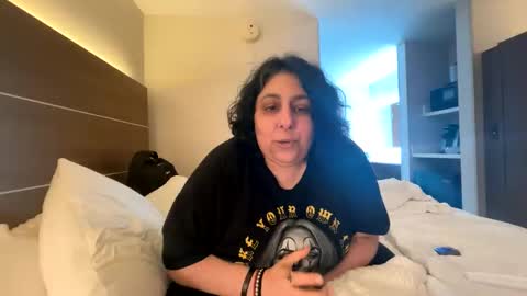  Dragon Queen. Be my Dragon --  and  online show from October 5, 2025, 12:31 am