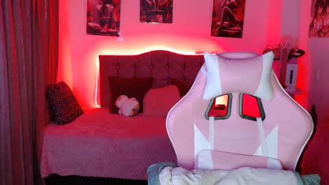 Snapshot of jennal_010 chatting on February 20, 2025, 2:40 am jennal_010 online show from February 20, 2025, 2:40 am