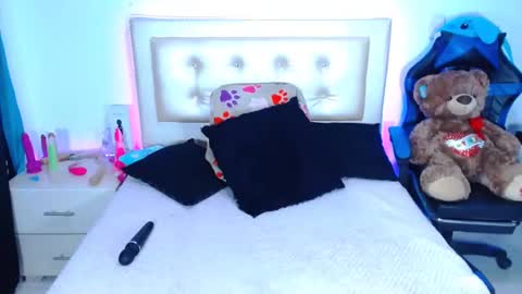 jenn online show from December 22, 2024, 11:31 pm