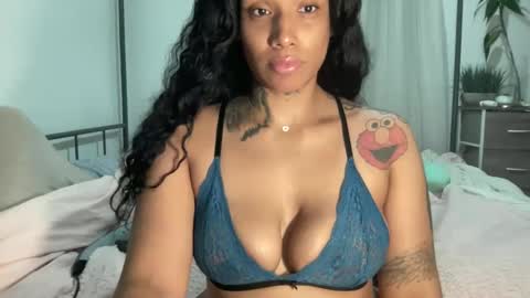 Snapshot of jenni_cash chatting on December 9, 2024, 7:17 am Mistress Jenni online show from December 9, 2024, 7:17 am